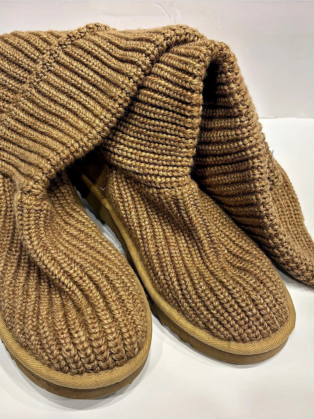 UGG Classic Cardy Knit Boots in Tan Brown Women's size 8 - Picture 2 of 9